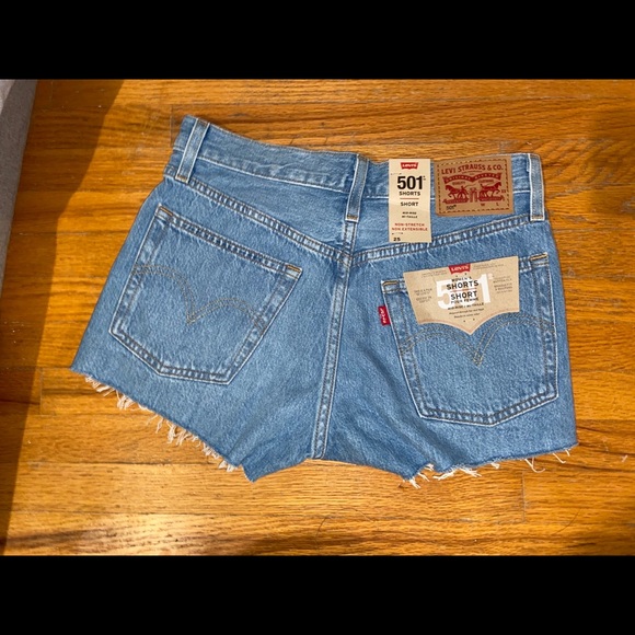 Levi’s shorts - Picture 2 of 2